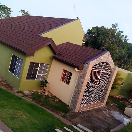 Gables Vacation Rentals With Private Gated Parking Onsite Knockpatrick المظهر الخارجي الصورة