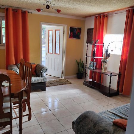 Gables Vacation Rentals With Private Gated Parking Onsite Knockpatrick المظهر الخارجي الصورة