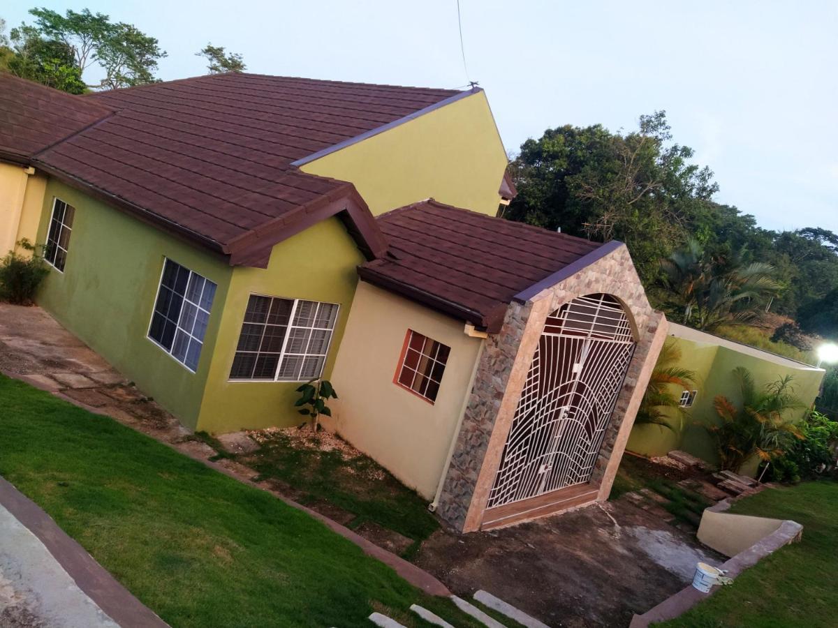 Gables Vacation Rentals With Private Gated Parking Onsite Knockpatrick المظهر الخارجي الصورة