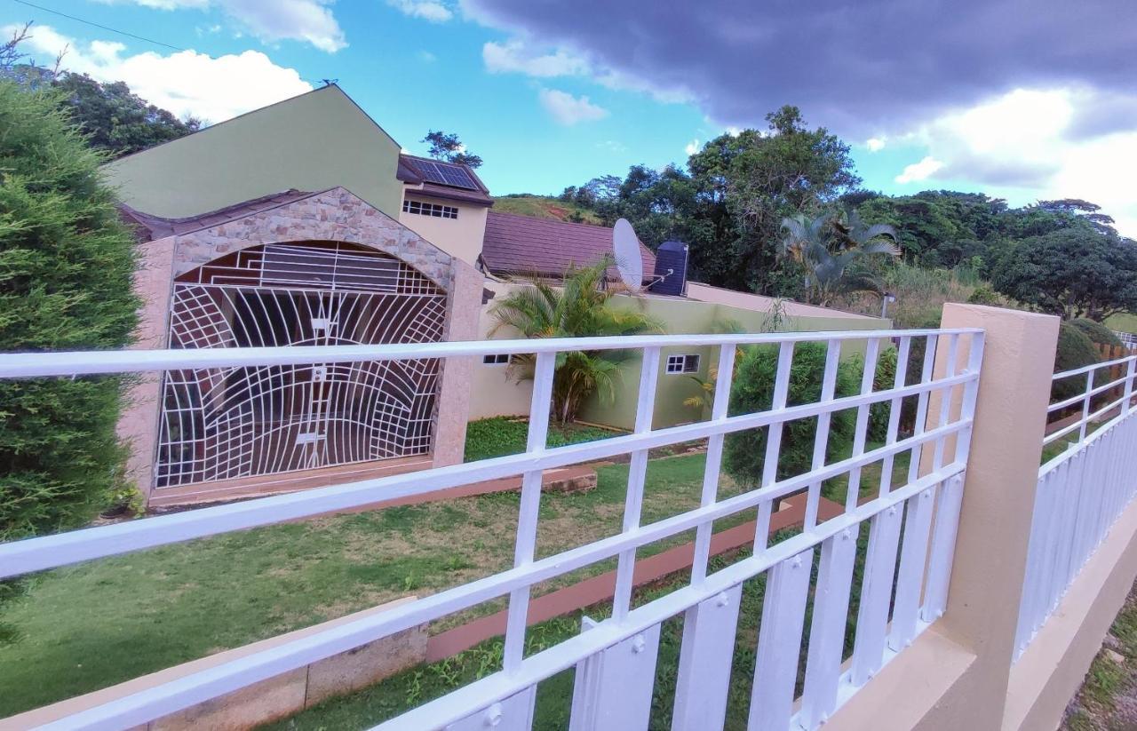 Gables Vacation Rentals With Private Gated Parking Onsite Knockpatrick المظهر الخارجي الصورة