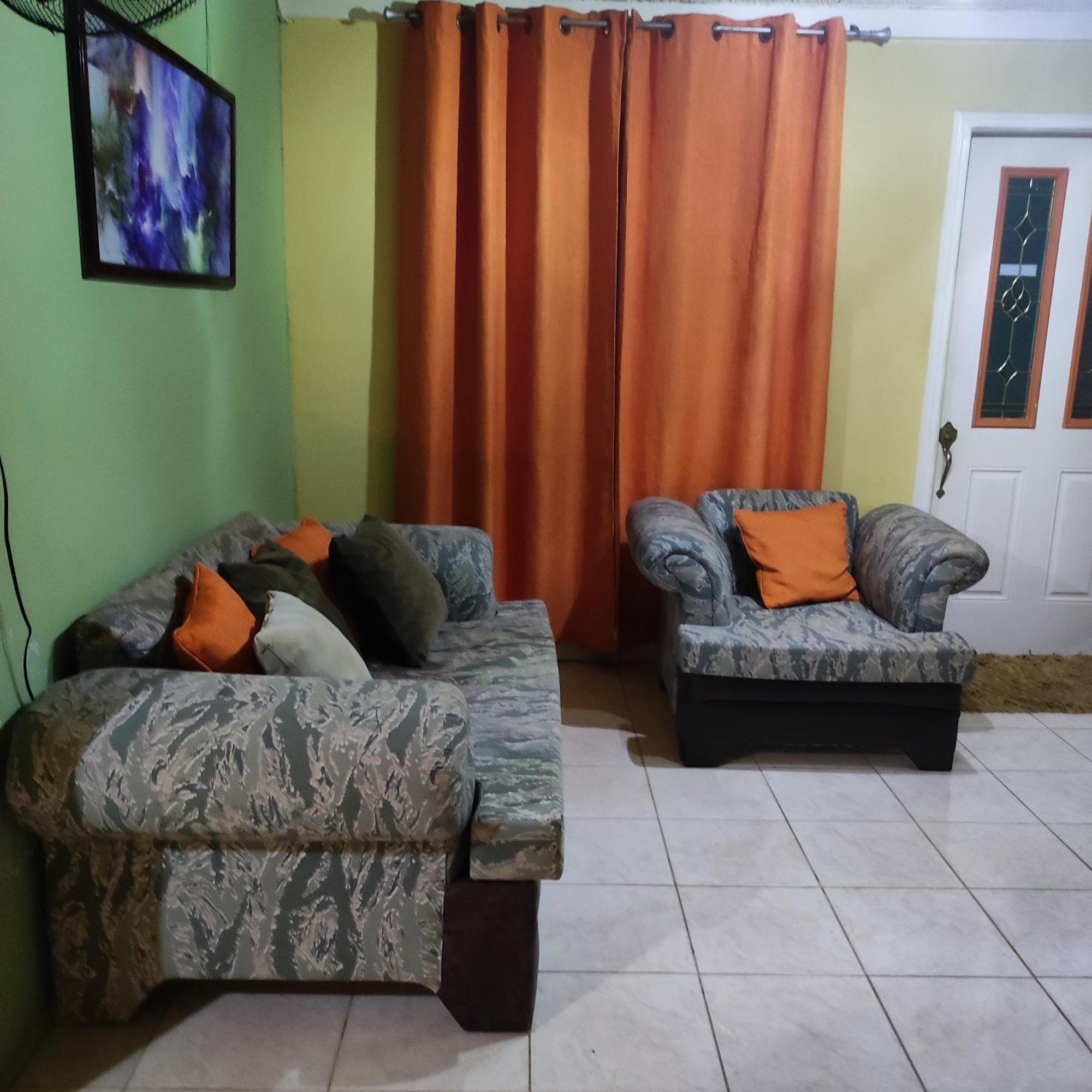 Gables Vacation Rentals With Private Gated Parking Onsite Knockpatrick المظهر الخارجي الصورة