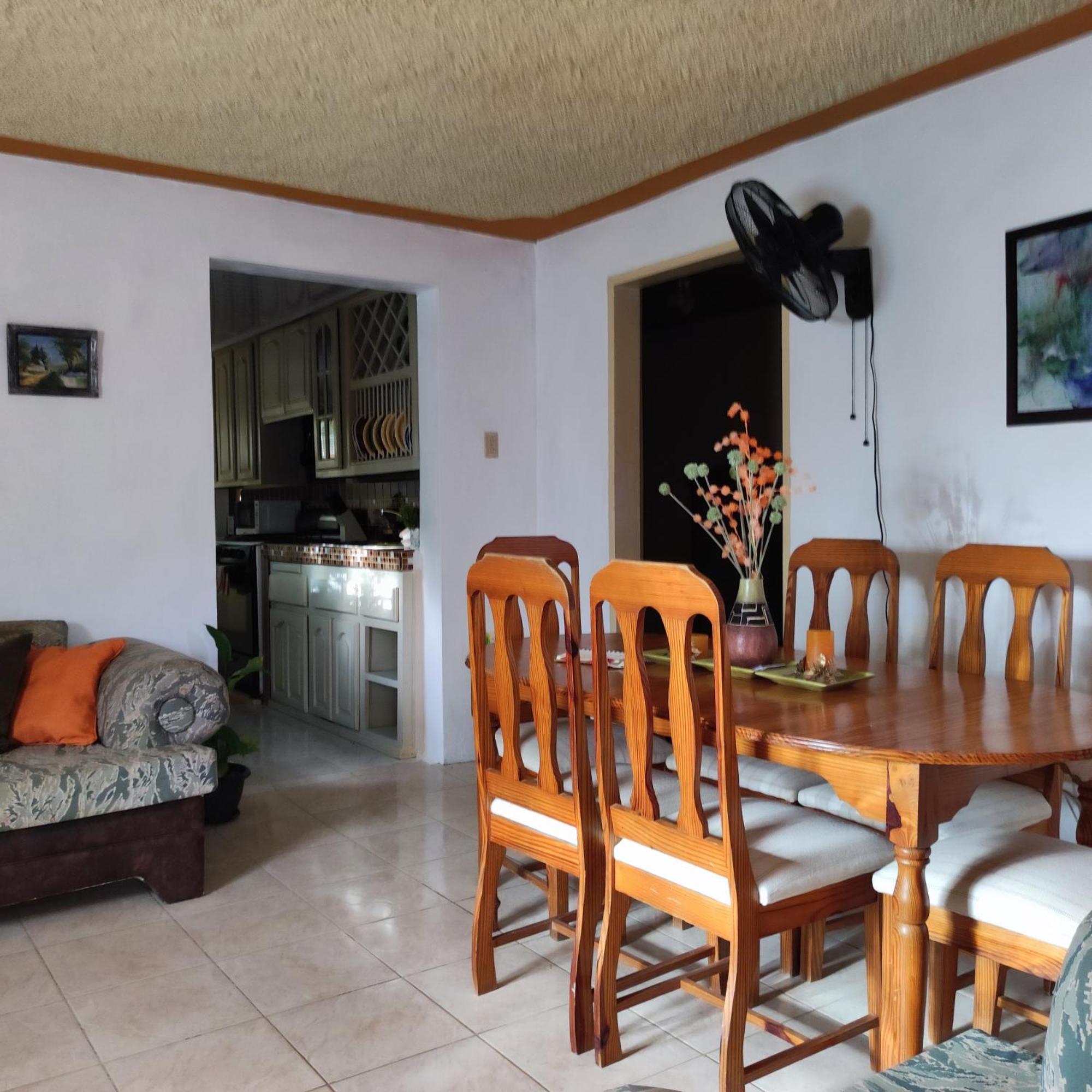 Gables Vacation Rentals With Private Gated Parking Onsite Knockpatrick المظهر الخارجي الصورة